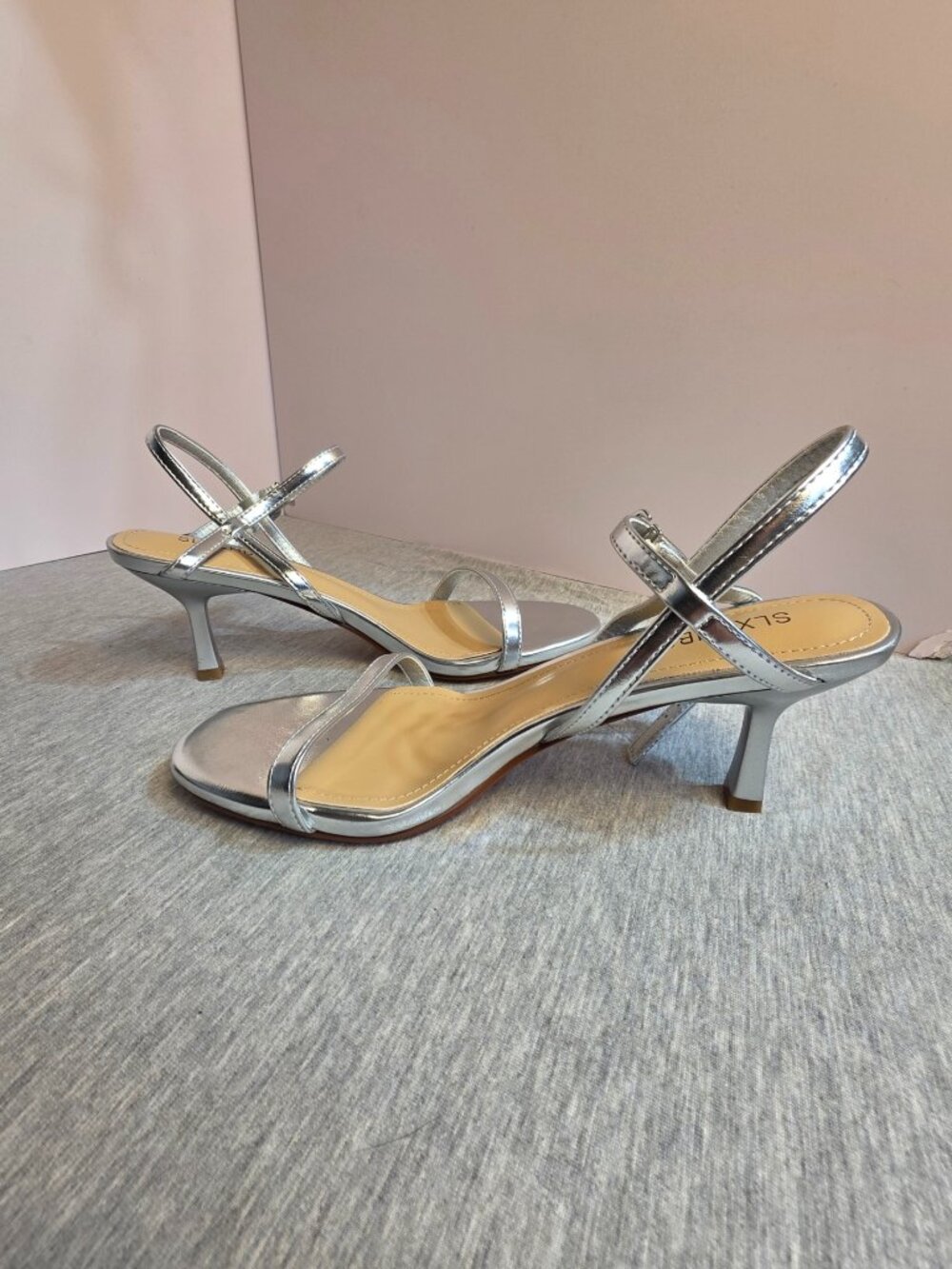 NIB XCHBSL Silver Strappy Kitten Heel Sandals Ankle Strap Women's Size 8